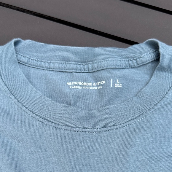 Abercrombie Classic Curved Hem T-Shirt - Picture 1 of 4